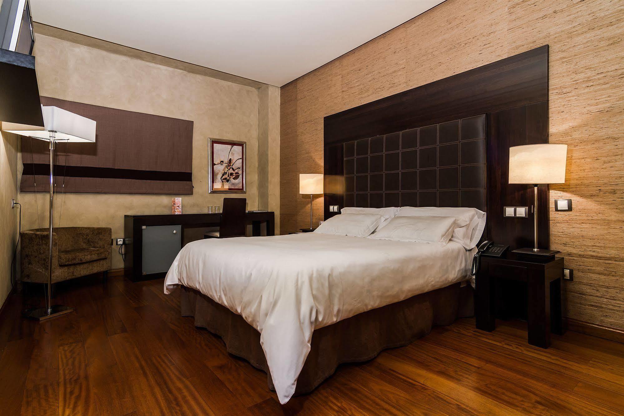 Hotel & Spa La Salve Torrijos Exterior photo